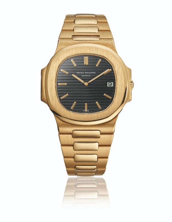 Patek Philippe,Nautilus 40mm,40mm,Yellow Gold,Black,Automatic,Day,38hours,3700J