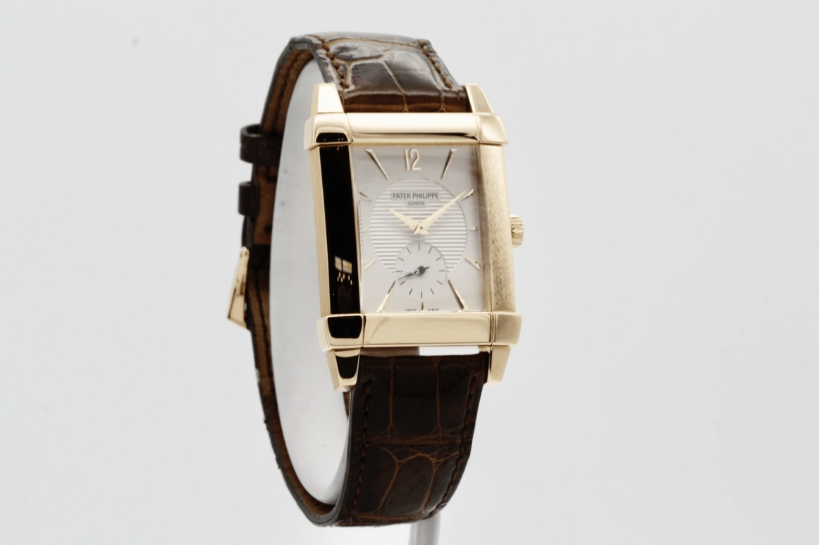 Patek Philippe,Gondolo 30x47mm,30x47mm,Yellow Gold,Silver,White,Handwound,44hours,In-house Caliber,5111J,5111J-001