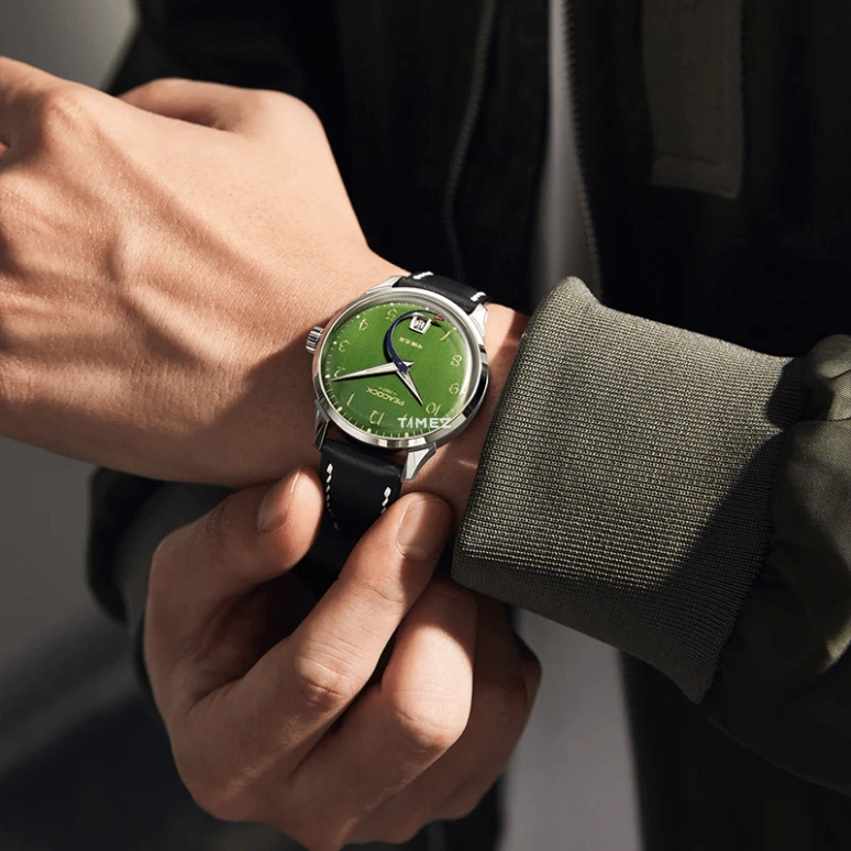 Peacock,Treasured 38.50mm,38.50mm,Stainless Steel,Green,Automatic,Day,38hours,PCG0202,PCG0202.04