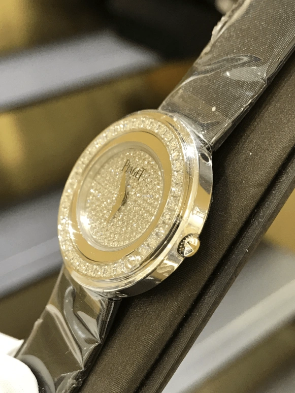 Piaget,Possession 29mm,29mm,White Gold,Silver,Quartz,In-house Caliber,Sapphire,Crystal Glass,G0A36189