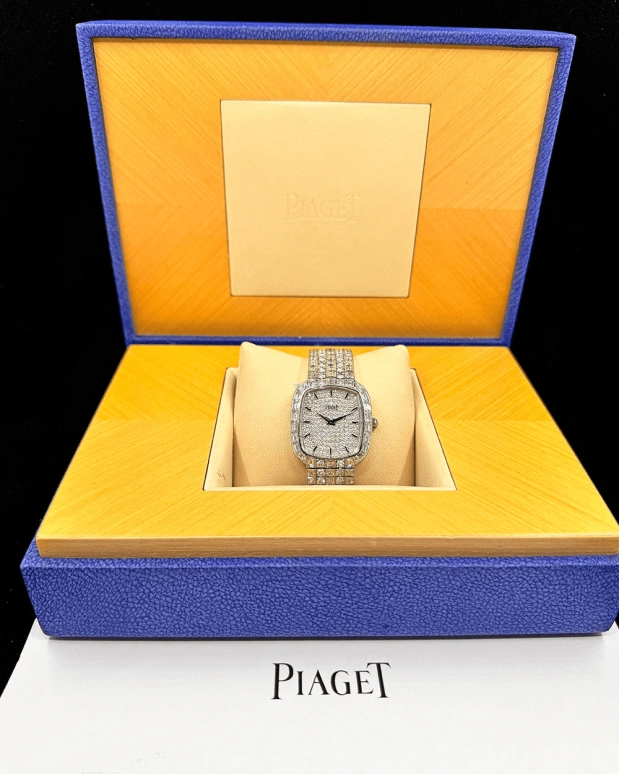 Piaget,Other 32mm,32mm,White Gold,Silver,Sapphire,Cushion,9741H66
