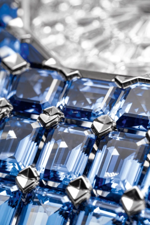 Piaget,High Jewellery 27.50x30.10mm,27.50x30.10mm,White Gold,Silver White,Handwound,Sapphire,Crystal Glass,Oval,G0A48139