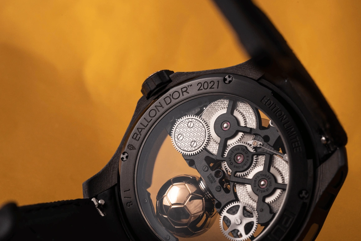 PURNELL,Escape Legend 48x19mm,48x19mm,Carbon,Skeleton,Handwound,Power Reserve Indicator,Tourbillon,P10BKCN