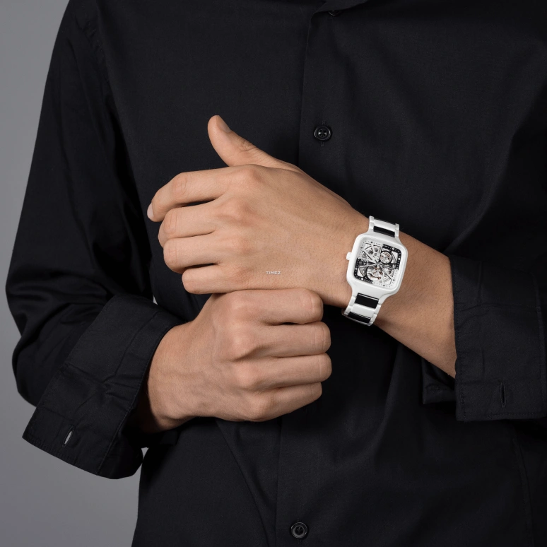 Rado,True Square 38mm,38mm,Ceramic,Skeleton,Black,White,Automatic,In-house Caliber,Sapphire,Crystal Glass,R27073752