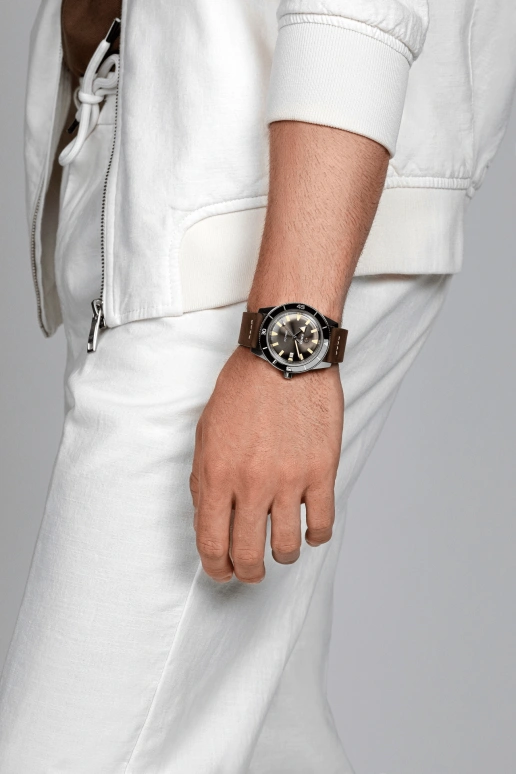Rado,Captain Cook 42mm,42mm,Ceramic,Stainless Steel,Brown,Automatic,Date,Anti-magnetic,R32505305