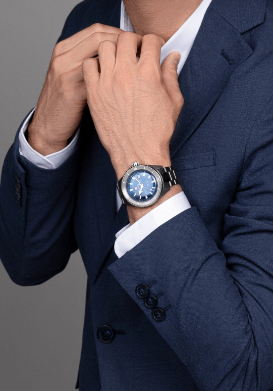 Rado,Captain Cook 43mm,43mm,Ceramic,Blue,Automatic,Day,80hours,R32144202