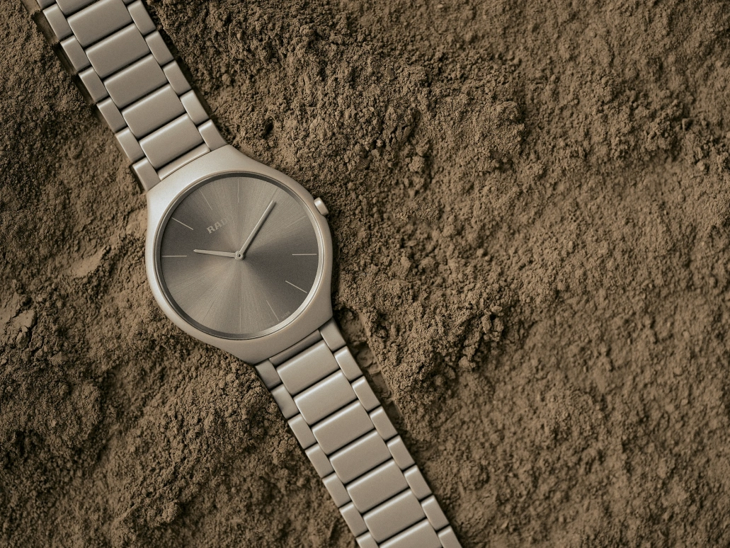 Rado,True Thinline 39mm,39mm,Ceramic,Brown,Quartz,In-house Caliber,Sapphire,Crystal Glass,R27098682