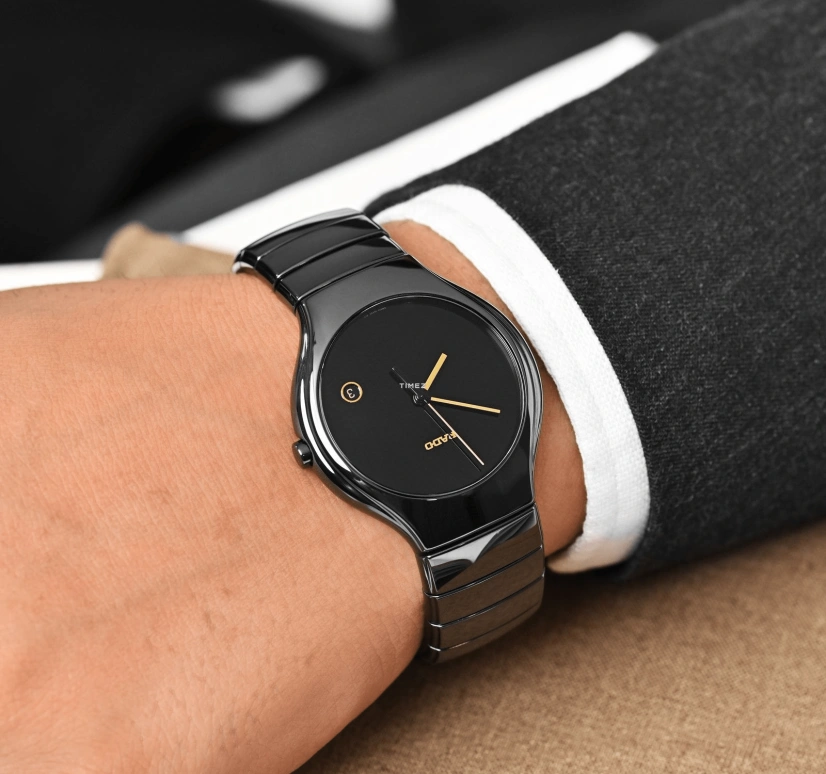 Rado,True Round 40mm,40mm,Ceramic,Black,Quartz,Day,Sapphire,Crystal Glass,R27653172