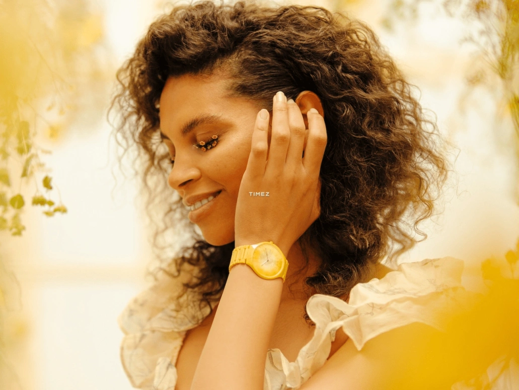 Rado,True Thinline 39mm,39mm,Ceramic,Gradient,Yellow,Quartz,In-house Caliber,Sapphire,Crystal Glass,R27122252