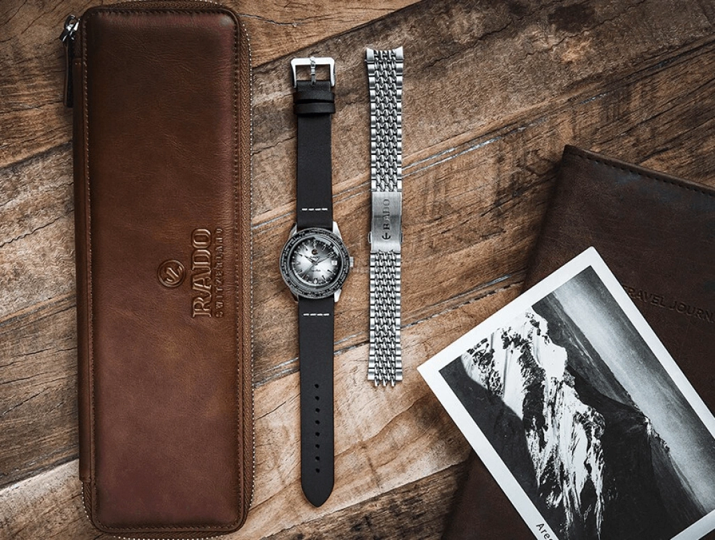 Rado,Captain Cook 37mm,37mm,Stainless Steel,Gradient,Luminous,White,Black,Silver,Green,World Time,跳分,In-house Caliber,R32116158