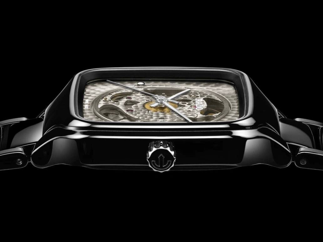 Rado,True Square 38mm,38mm,Ceramic,Grey,Automatic,In-house Caliber,Sapphire,Crystal Glass,R27086172
