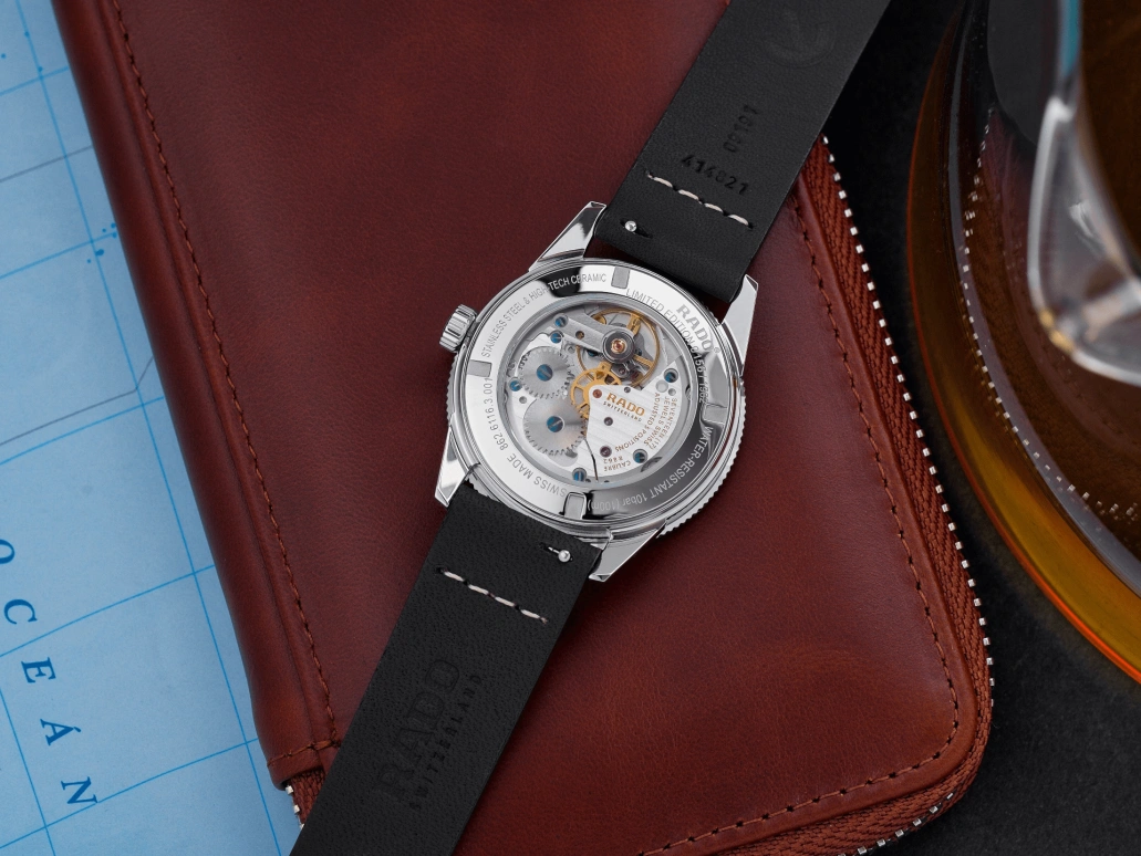 Rado,Captain Cook 37mm,37mm,Stainless Steel,Gradient,Luminous,White,Black,Silver,Green,World Time,跳分,In-house Caliber,R32116158
