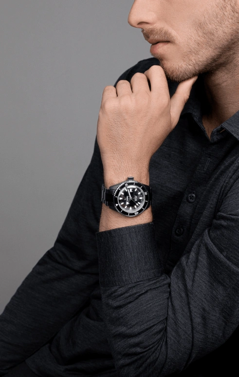 Rado,Captain Cook 43x49.80mm,43x49.80mm,Ceramic,Black,Automatic,Day,80hours,R32129152