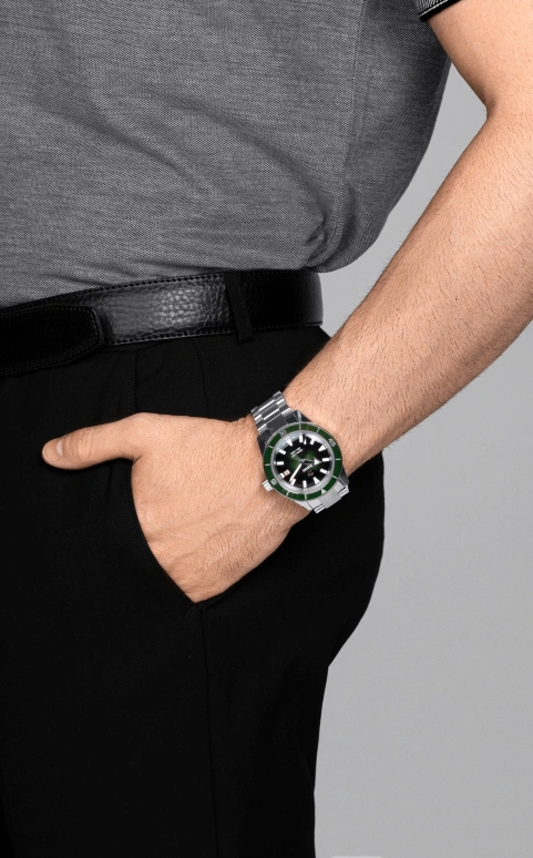 Rado,Captain Cook 42mm,42mm,Stainless Steel,Green,Automatic,Day,In-house Caliber,R32105319