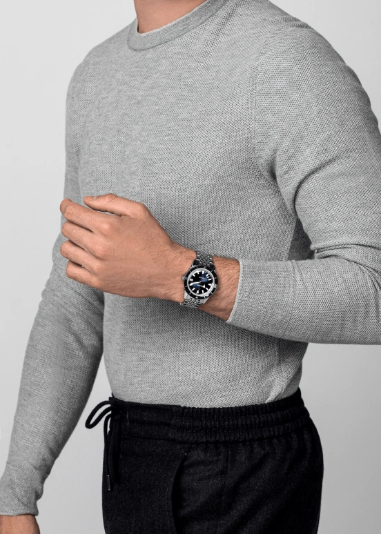 Rado,Captain Cook 37.30mm,37.30mm,Stainless Steel,Blue,Automatic,Date,Anti-magnetic,R32500203