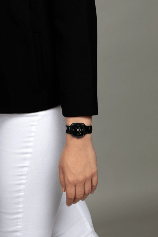 Rado,True Square 29x34.30mm,29x34.30mm,Ceramic,Black,Quartz,Day,In-house Caliber,R27080722