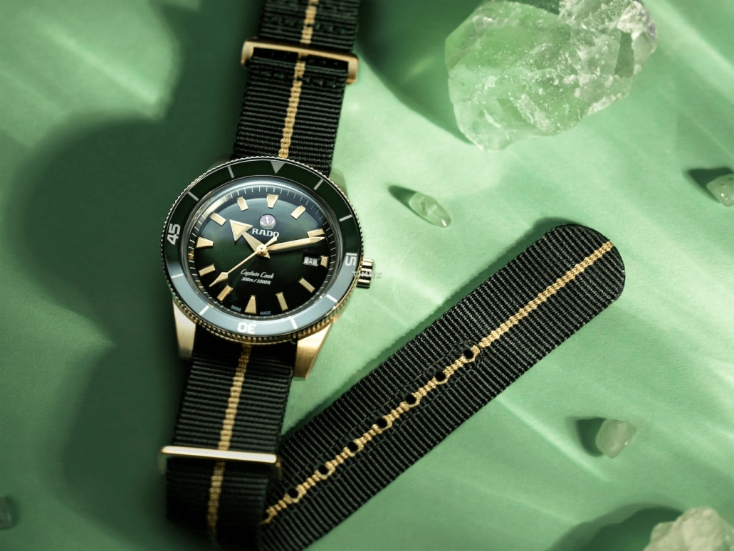 Rado,Captain Cook 42mm,42mm,Bronze,Green,Automatic,Day,In-house Caliber,R32504317