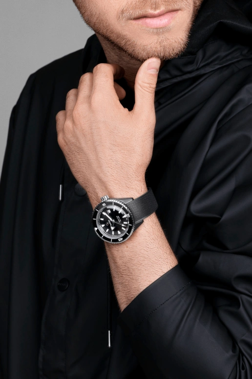 Rado,Captain Cook 43mm,43mm,Ceramic,Black,Automatic,Day,80hours,R32129158