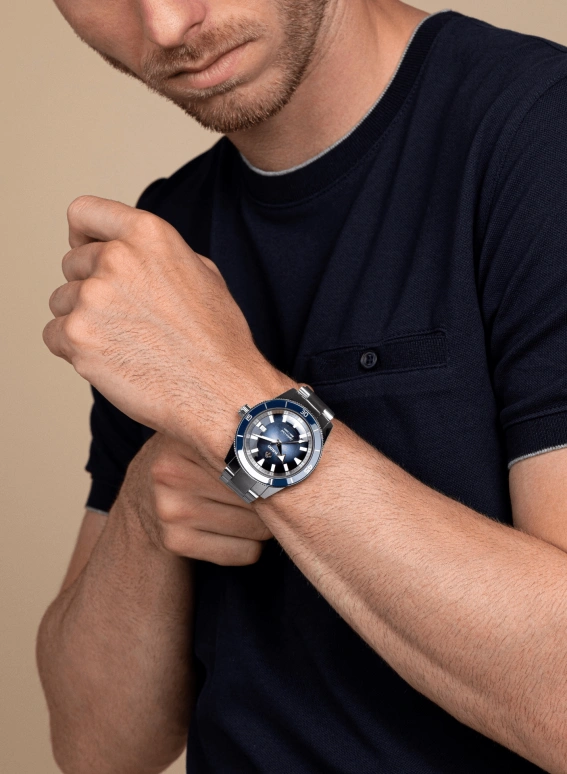Rado,Captain Cook 42mm,42mm,Ceramic,Stainless Steel,Blue,Automatic,Date,Anti-magnetic,R32105203