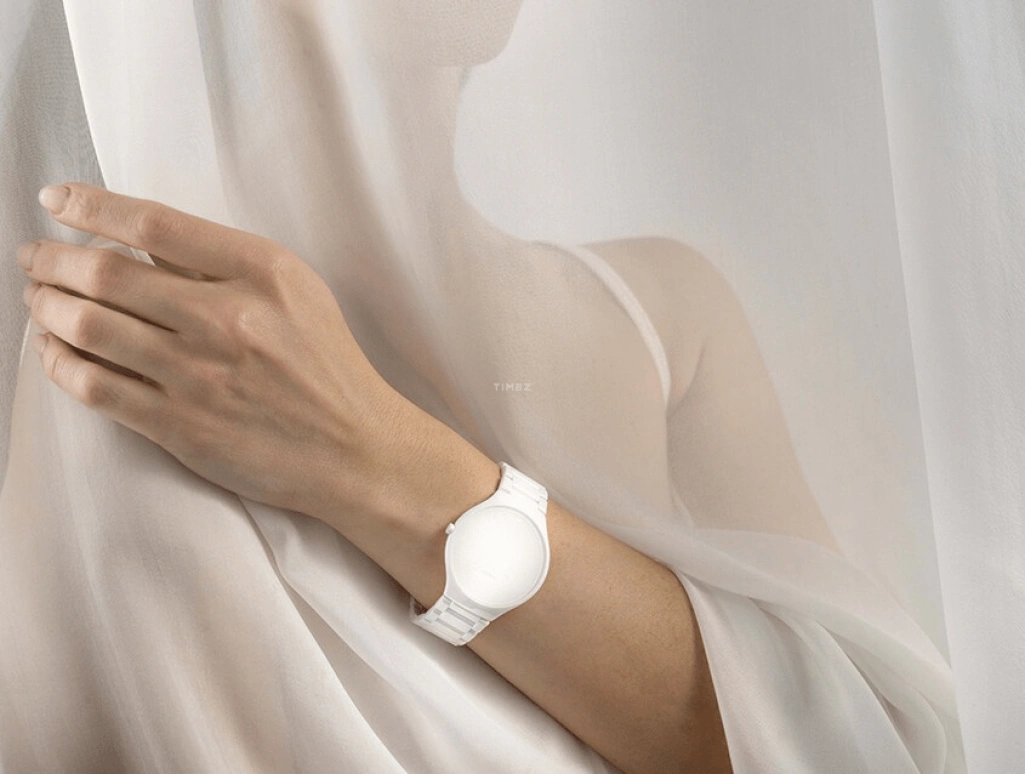Rado,True Thinline 39mm,39mm,Ceramic,White,Quartz,In-house Caliber,Sapphire,Crystal Glass,R27015012