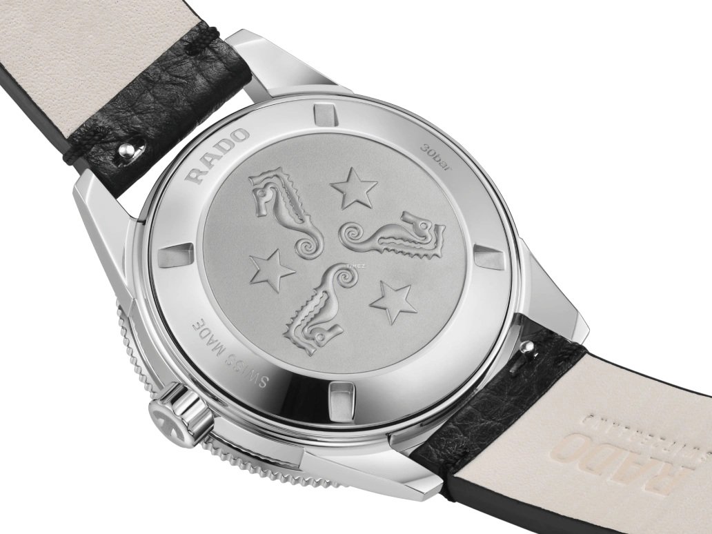 Rado,Captain Cook 39mm,39mm,Stainless Steel,Ceramic,Black,Gradient,Burgundy,Automatic,Day,Anti-magnetic,R32223408