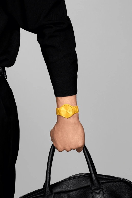 Rado,True Thinline 39mm,39mm,Ceramic,Yellow,Quartz,In-house Caliber,Sapphire,Crystal Glass,R27093632