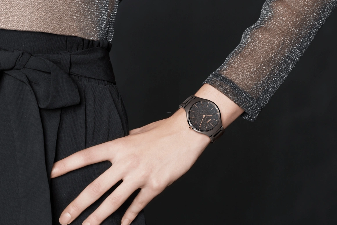 Rado,True Thinline 39mm,39mm,Ceramic,Brown,Black,Quartz,In-house Caliber,Sapphire,Glass,R27004302