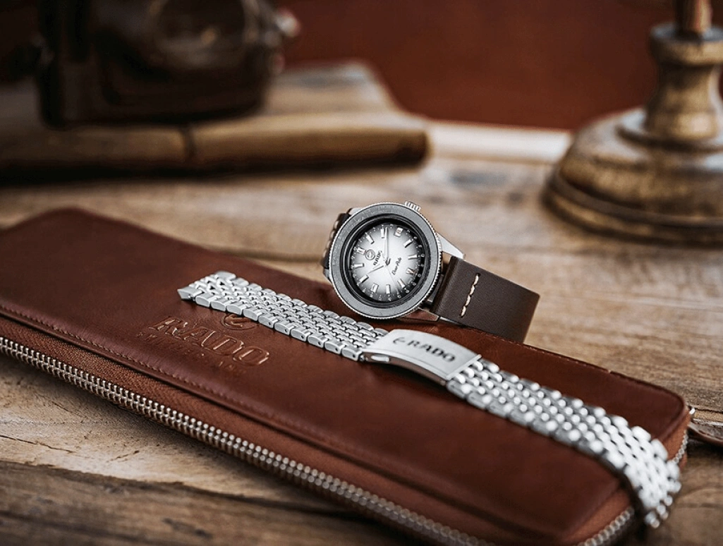 Rado,Captain Cook 37mm,37mm,Stainless Steel,Gradient,Luminous,White,Black,Silver,Green,World Time,跳分,In-house Caliber,R32116158