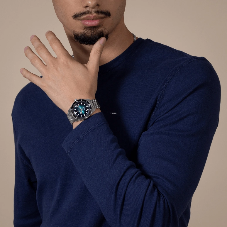 Rado,Captain Cook 39mm,39mm,Stainless Steel,Ceramic,Blue,Gradient,Automatic,Day,In-house Caliber,R32223213