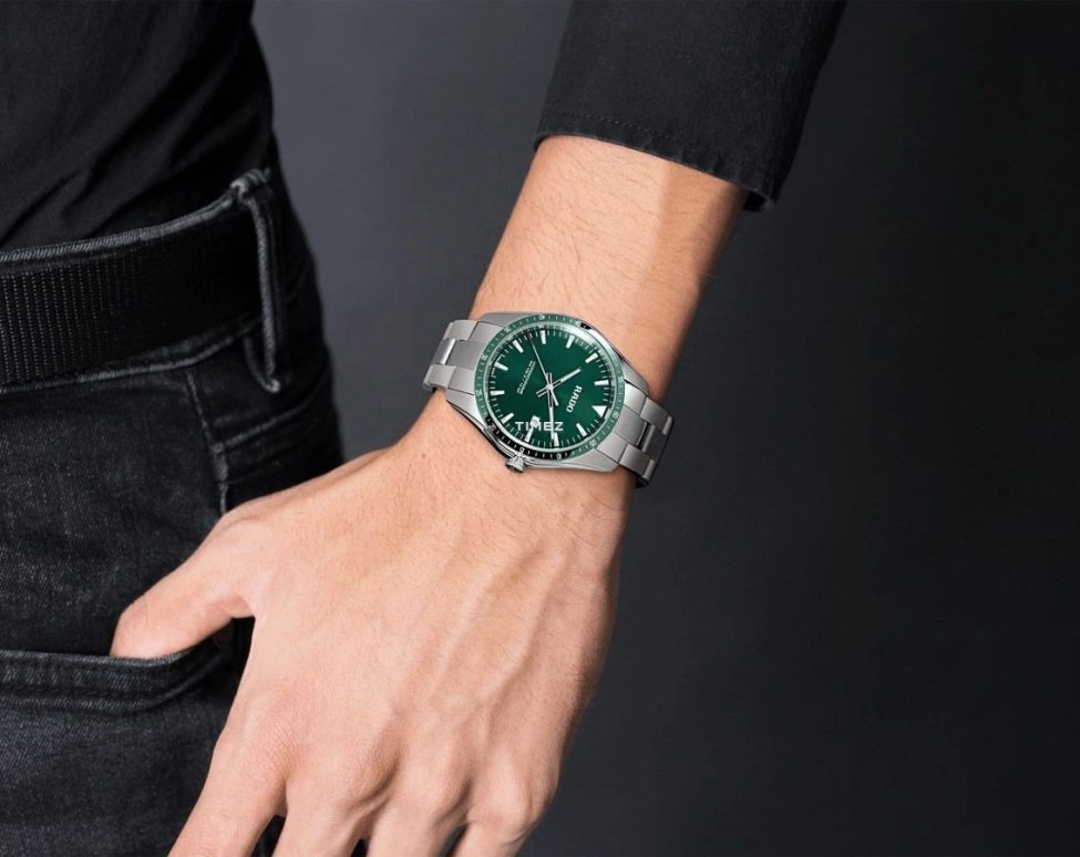 Rado,HyperChrome 44.90mm,44.90mm,Stainless Steel,Green,Quartz,Day,In-house Caliber,R32502313