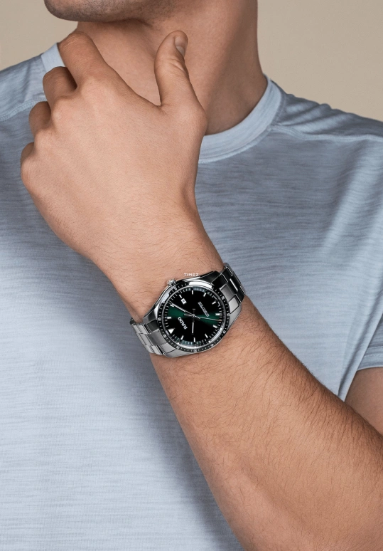 Rado,HyperChrome 44.90mm,44.90mm,Stainless Steel,Green,Quartz,Day,In-house Caliber,R32502313