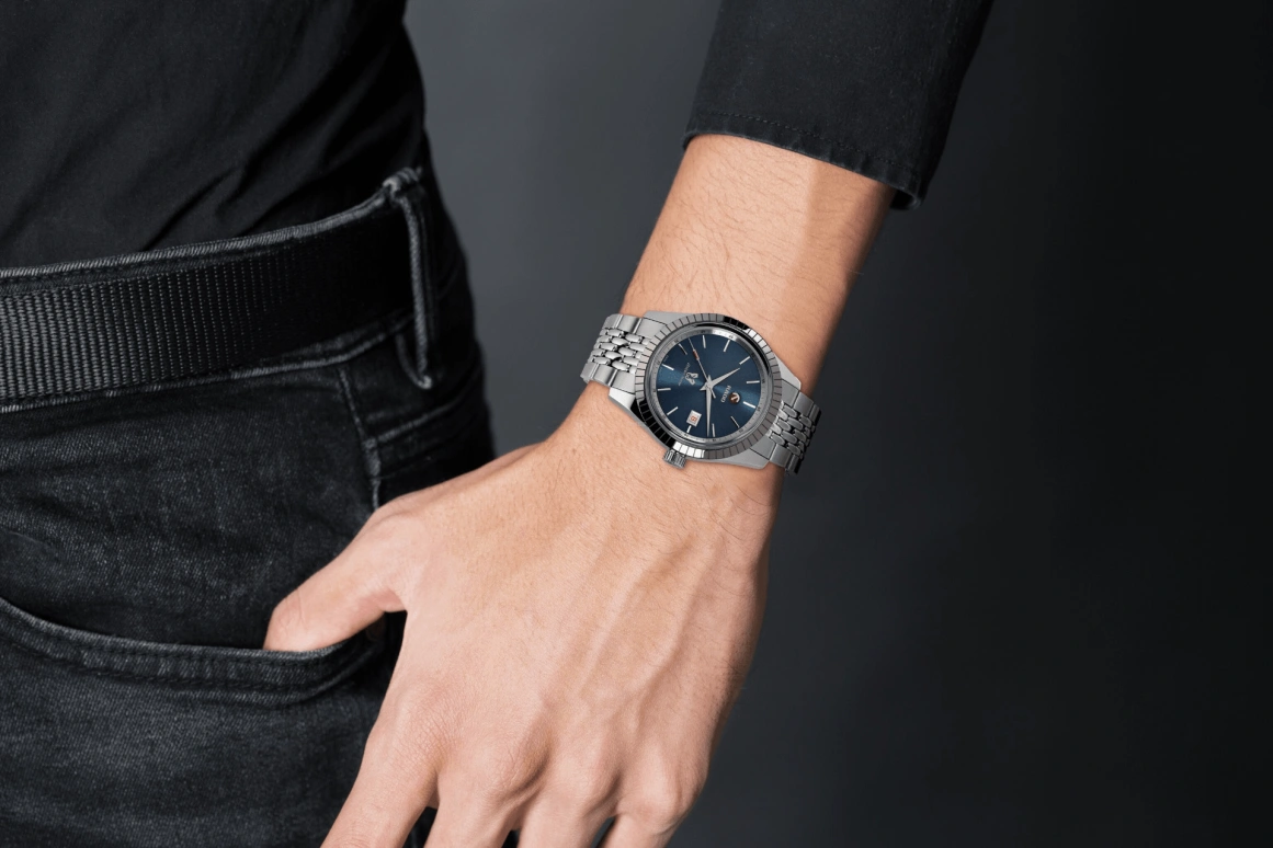 Rado,Tradition 42mm,42mm,Stainless Steel,Ceramic,Blue,Automatic,Day,80hours,R33101203