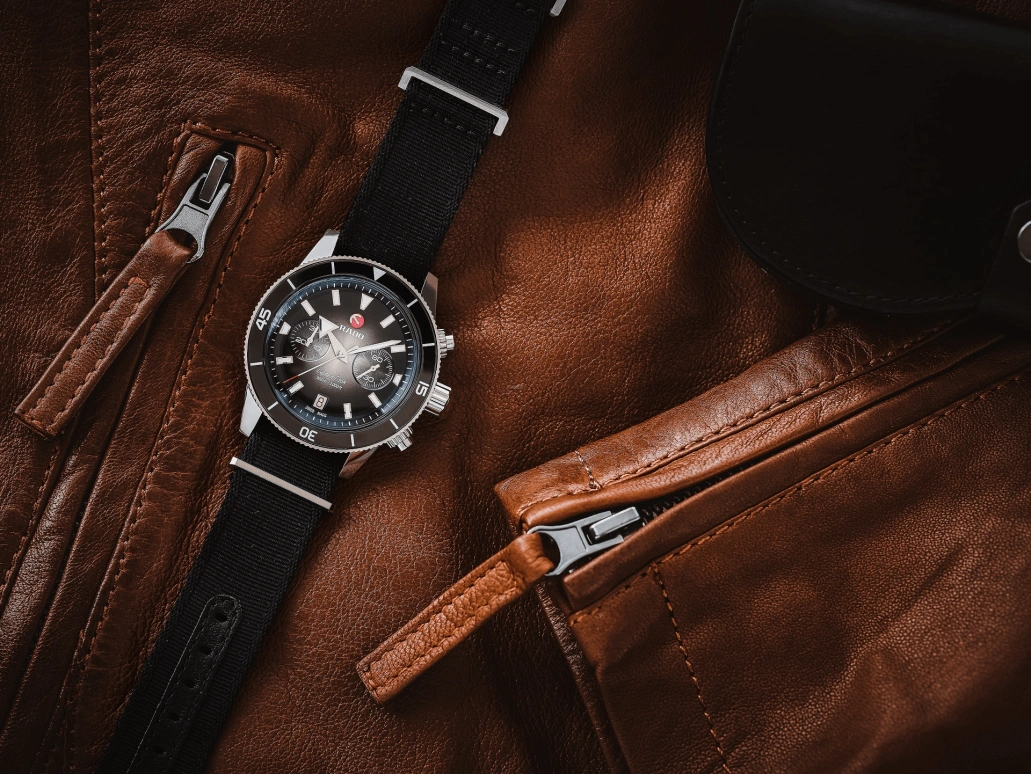 Rado,Captain Cook 43mm,43mm,Stainless Steel,Black,Automatic,Chronograph,Day,R32145158