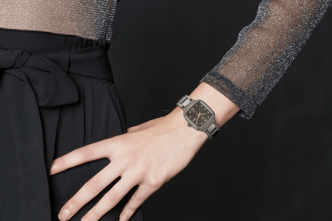 Rado,True Square 29x34.30mm,29x34.30mm,Ceramic,Grey,Quartz,Day,In-house Caliber,R27079702