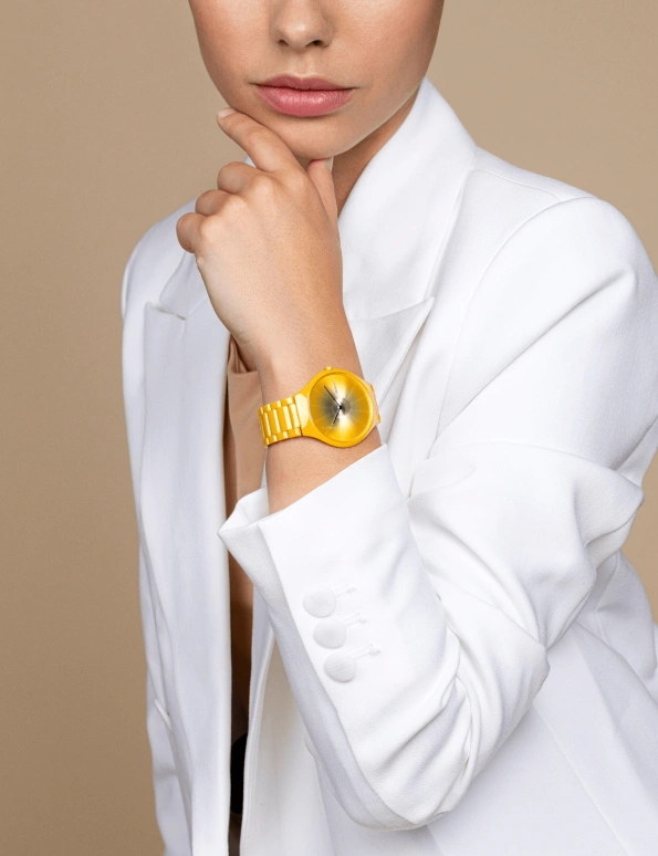 Rado,True Thinline 39mm,39mm,Ceramic,Gradient,Yellow,Quartz,In-house Caliber,Sapphire,Crystal Glass,R27122252