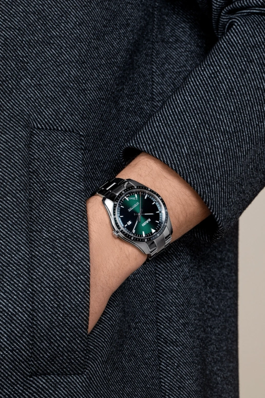 Rado,HyperChrome 44.90mm,44.90mm,Stainless Steel,Green,Quartz,Day,In-house Caliber,R32502313