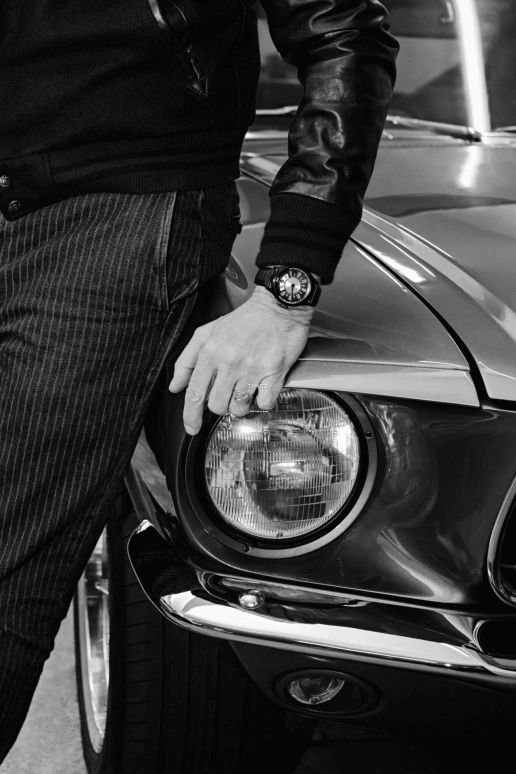 Reservoir,390 Fastback 41.50mm,41.50mm,Stainless Steel,Dual,Black,Silver,Automatic,Jumping Hours,Retrograde,RSV01,RSV01.3F/133.HR