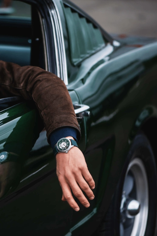 Reservoir,390 Fastback 41.50mm,41.50mm,Stainless Steel,Dual,Green,Silver,Automatic,Jumping Hours,Retrograde,RSV01,RSV01.3F/133.GR