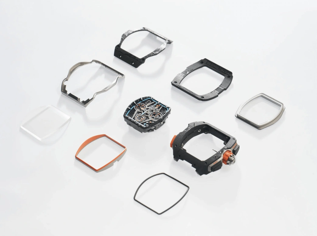 理查米尔,非陀飞轮 43.84x49.94毫米,43.84x49.94毫米,Carbon TPT® 复合碳纤维,框架,自动上弦,计时,日历,双秒追针,功能指示器,自制机芯,蓝宝石,水晶玻璃,RM 65,RM 65-01 McLaren W1