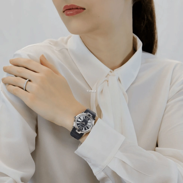 Roger Dubuis,VELVET 36mm,36mm,White Gold,White,Blue,Automatic,48hours,In-house Caliber,RDDBVE0048