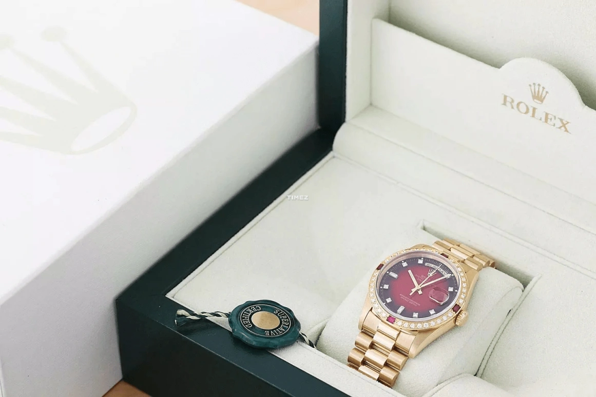 Rolex,Day-Date 36 36mm,36mm,Yellow Gold,Red,Black,Gradient,Automatic,Date,Day,18238 Ruby Diamond