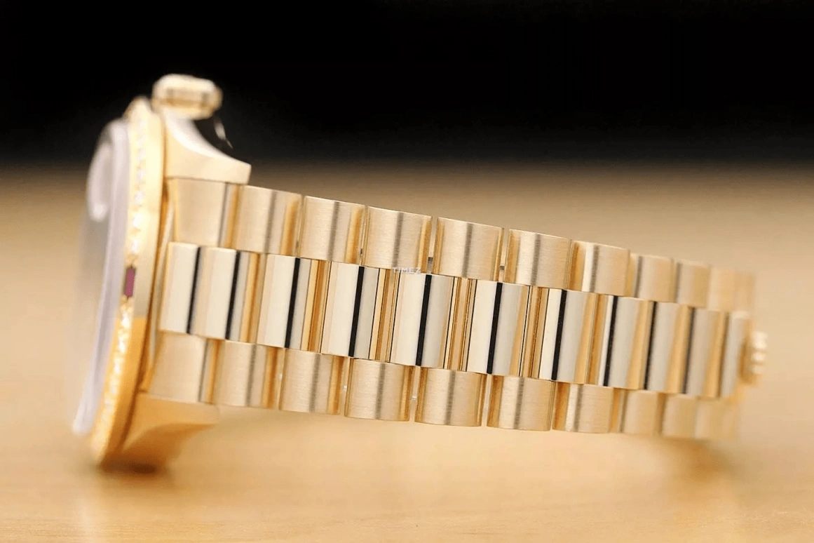 Rolex,Day-Date 36 36mm,36mm,Yellow Gold,Red,Black,Gradient,Automatic,Date,Day,18238 Ruby Diamond