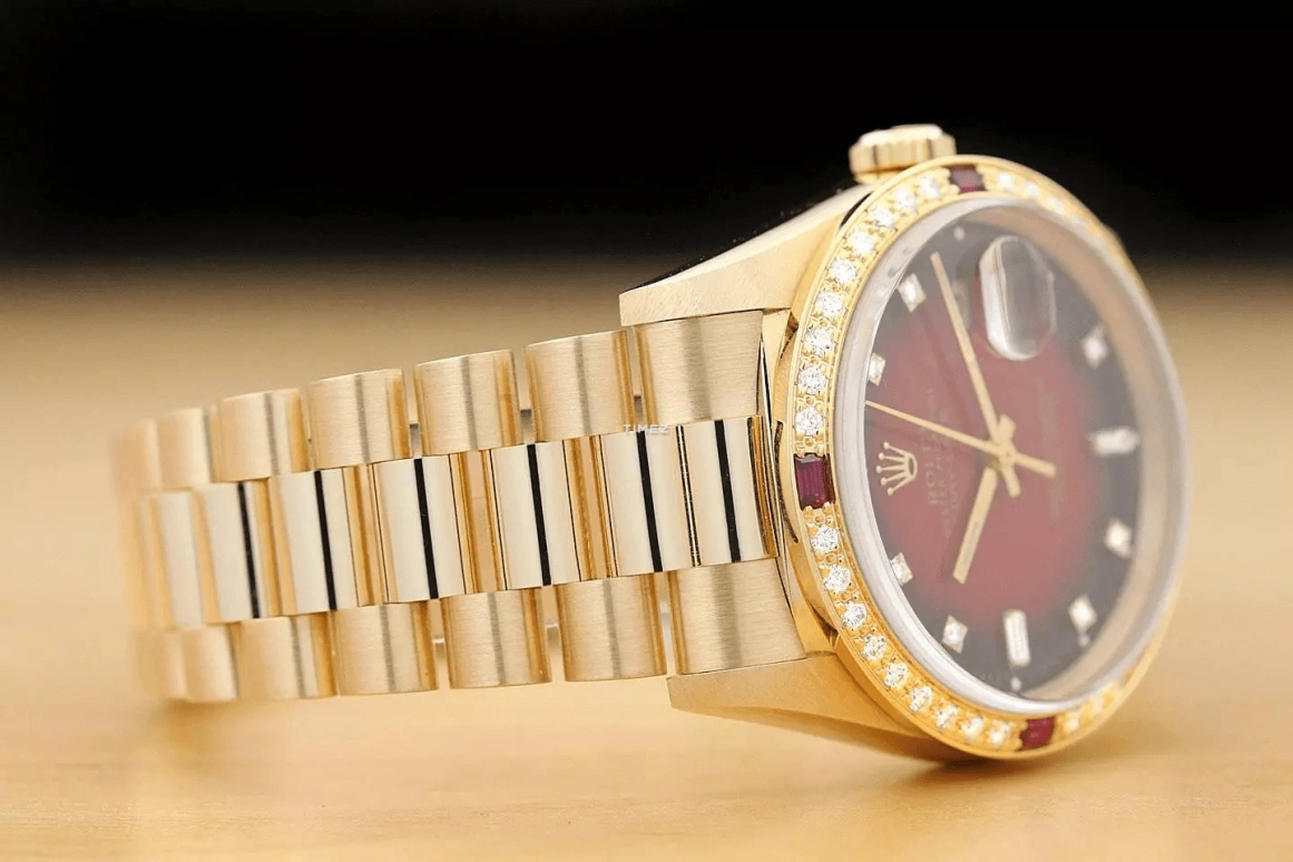 Rolex,Day-Date 36 36mm,36mm,Yellow Gold,Red,Black,Gradient,Automatic,Date,Day,18238 Ruby Diamond