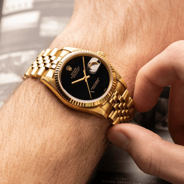 Rolex,Day-Date 36 36mm,36mm,Yellow Gold,Black,Automatic,Day,48hours,16238 Onyx