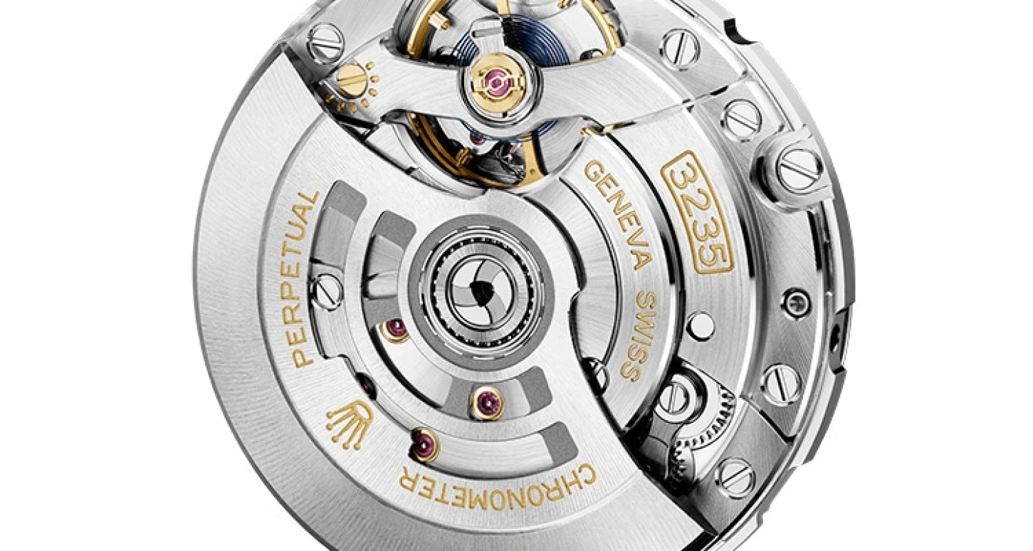 Rolex,Submariner 41mm,41mm,Yellow Gold,Black,Automatic,Day,70hours,126618LN,126618LN-0002
