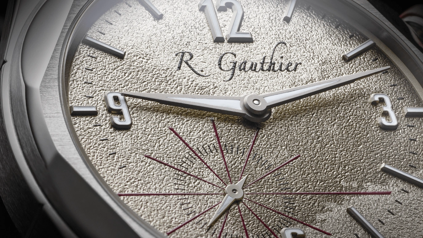Romain Gauthier,C by Romain Gauthier 41mm,41mm,Titanium,Cream,Handwound,60hours,In-house Caliber,MON00542