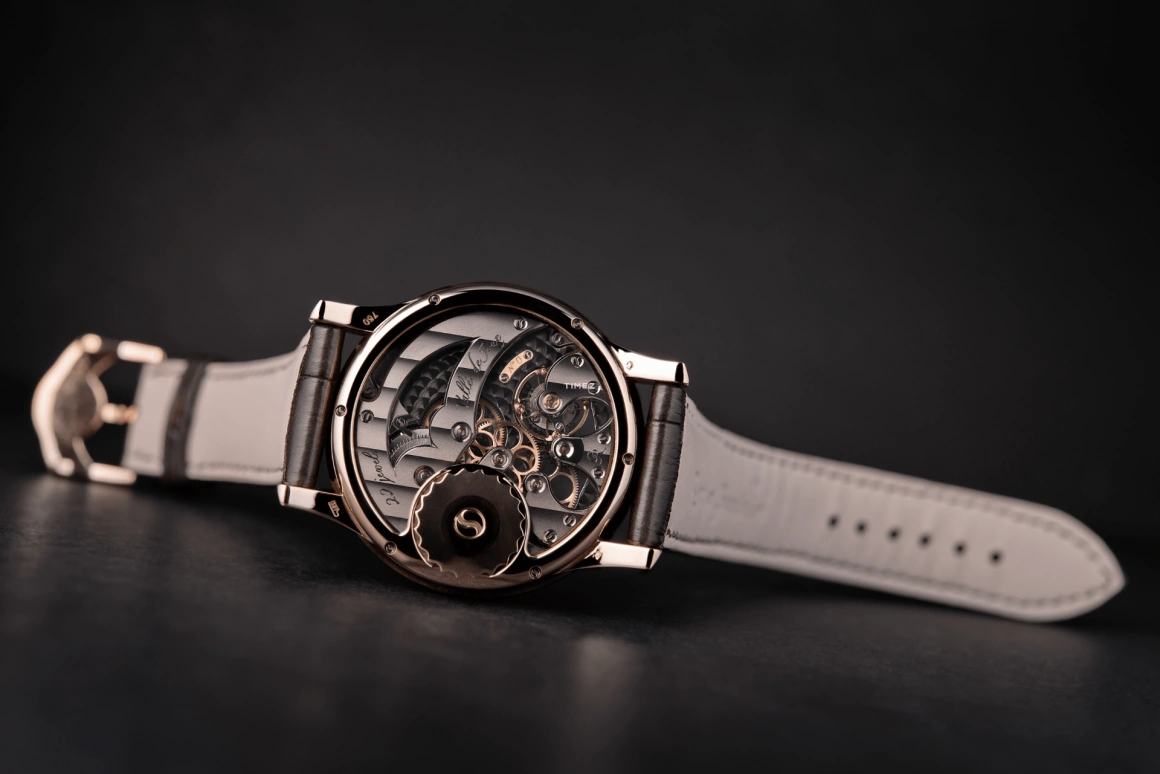 Romain Gauthier,Prestige HMS 41mm,41mm,Red Gold,Black,Silver,Handwound,Power Reserve Indicator,60hours,MON00009