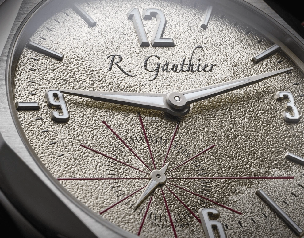 Romain Gauthier,C by Romain Gauthier 41mm,41mm,Titanium,Cream,Handwound,60hours,In-house Caliber,MON00542