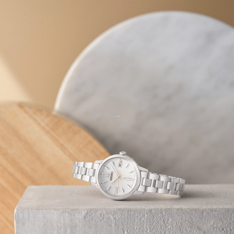 Seiko,Lukia 27.50mm,27.50mm,Stainless Steel,Silver,White,Quartz,Perpetual Calendar,Day,SSVW205