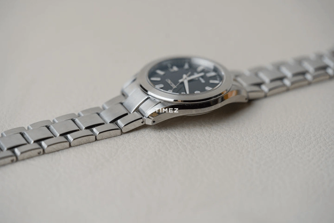 Seiko,Grand Seiko 38mm,38mm,Stainless Steel,Black,Quartz,Day,In-house Caliber,SBGF021